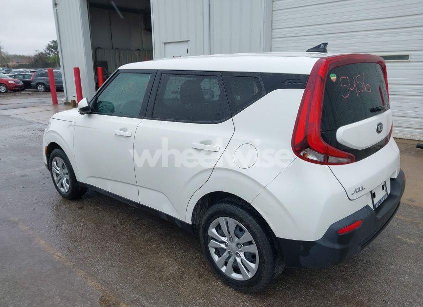 Photo 3 of 2021 Kia Soul LX (VIN KNDJ23AU0M7742896)