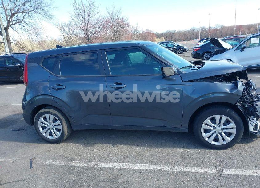 Photo 12 of 2021 Kia Soul LX (VIN KNDJ23AU0M7769516)