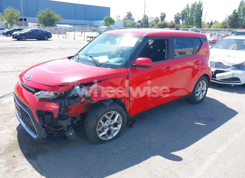 Photo 2 of 2022 Kia Soul LX (VIN KNDJ23AU0N7182606)