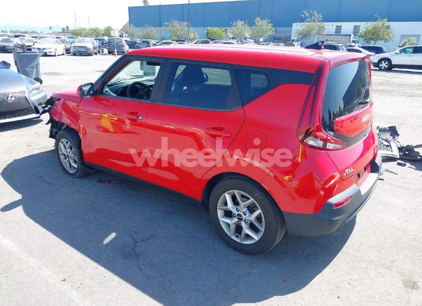 Photo 3 of 2022 Kia Soul LX (VIN KNDJ23AU0N7182606)