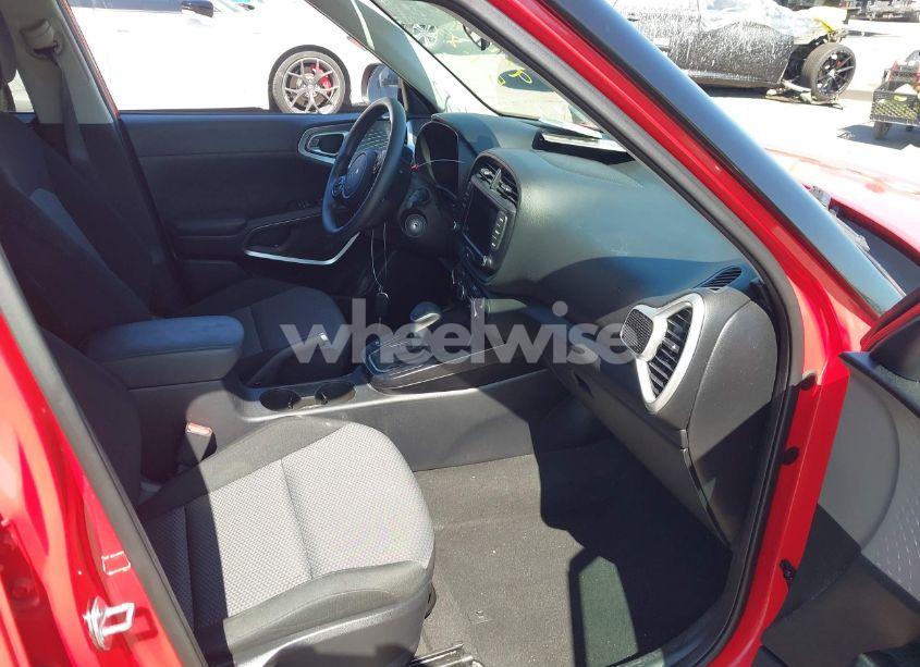 Photo 5 of 2022 Kia Soul LX (VIN KNDJ23AU0N7182606)
