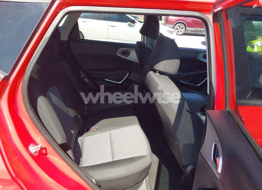 Photo 8 of 2022 Kia Soul LX (VIN KNDJ23AU0N7182606)