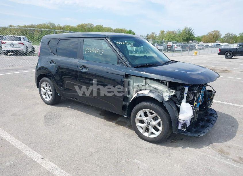 2023 Kia Soul LX (VIN KNDJ23AU0P7843263) main photo