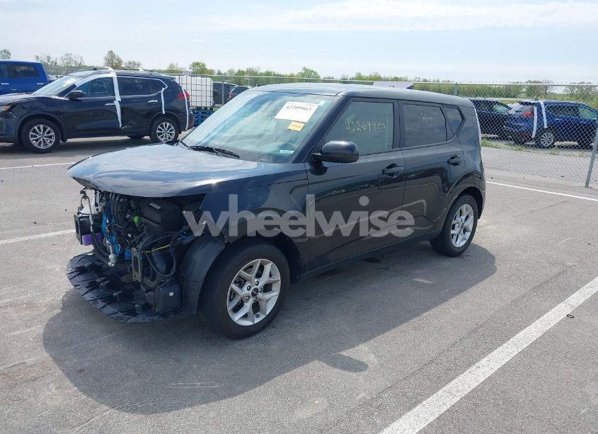 Photo 2 of 2023 Kia Soul LX (VIN KNDJ23AU0P7843263)