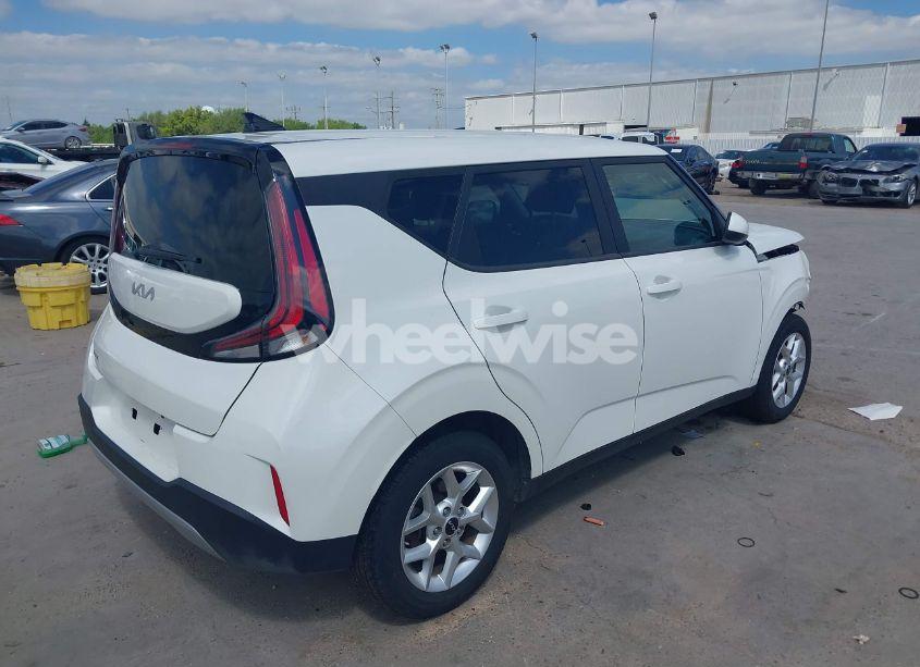 Photo 4 of 2023 Kia Soul LX (VIN KNDJ23AU0P7861374)