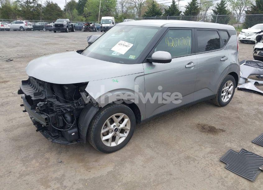 Photo 2 of 2023 Kia Soul LX (VIN KNDJ23AU0P7862881)