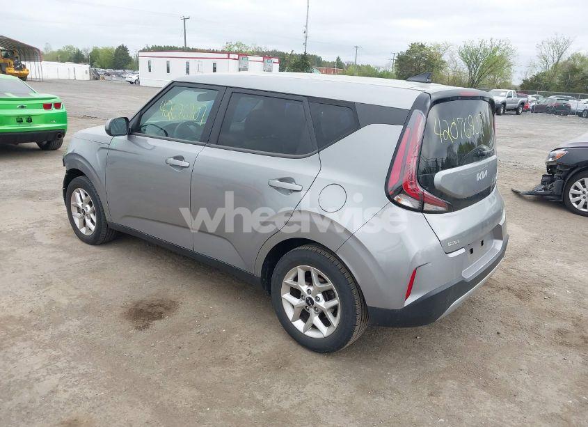 Photo 3 of 2023 Kia Soul LX (VIN KNDJ23AU0P7862881)