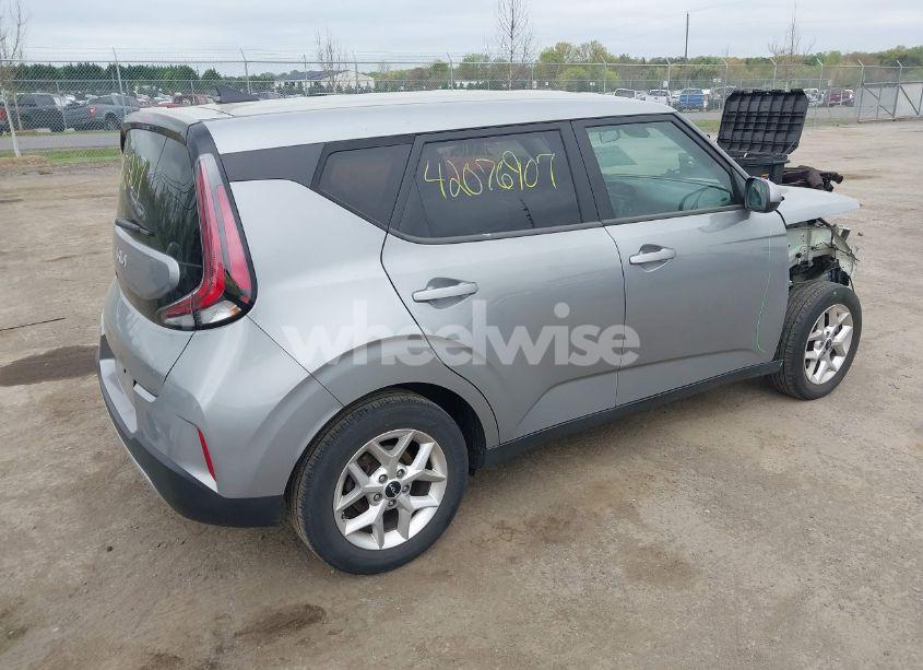 Photo 4 of 2023 Kia Soul LX (VIN KNDJ23AU0P7862881)