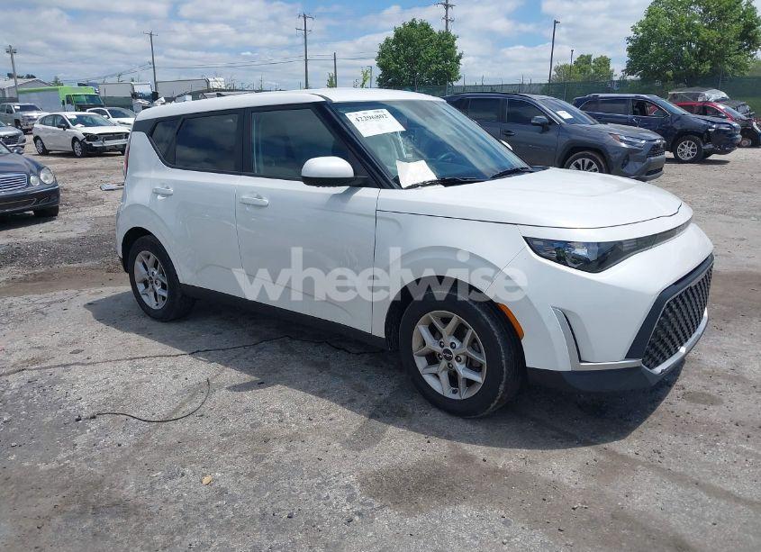 2023 Kia Soul LX (VIN KNDJ23AU0P7864114) main photo