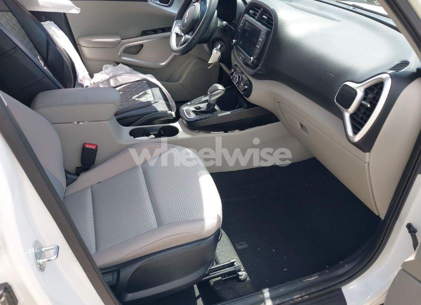 Photo 5 of 2023 Kia Soul LX (VIN KNDJ23AU0P7864114)
