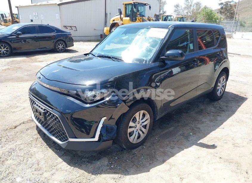 Photo 2 of 2025 Kia Soul LX (VIN KNDJ23AU0S7927656)