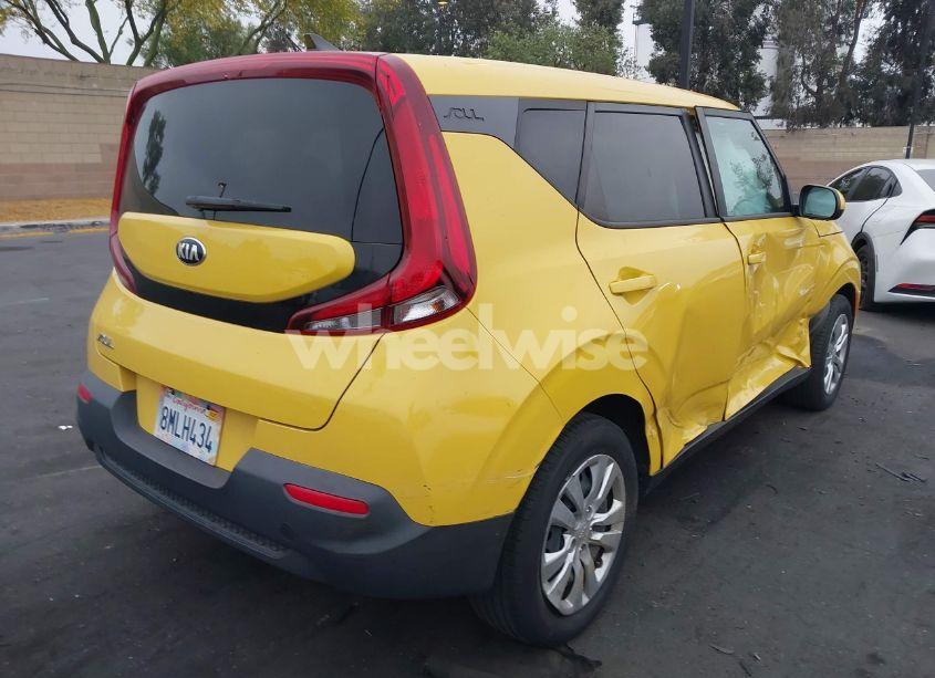 Photo 4 of 2020 Kia Soul LX (VIN KNDJ23AU1L7089624)