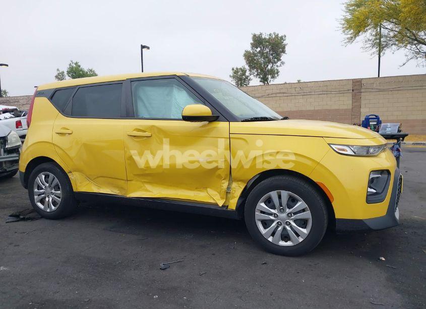 Photo 6 of 2020 Kia Soul LX (VIN KNDJ23AU1L7089624)