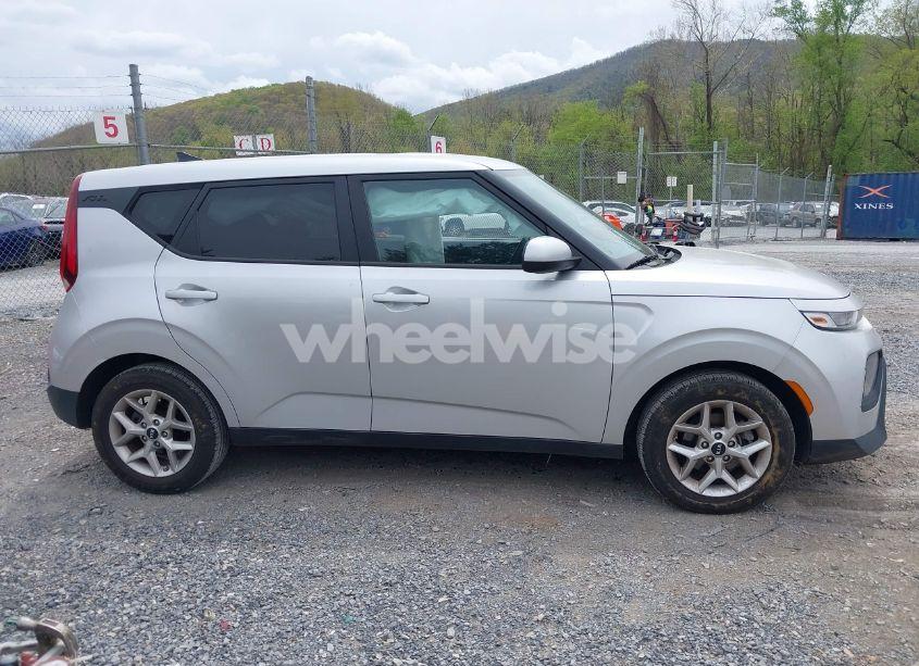 Photo 13 of 2021 Kia Soul S (VIN KNDJ23AU1M7737755)