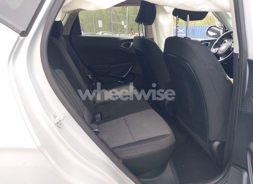 Photo 8 of 2021 Kia Soul S (VIN KNDJ23AU1M7737755)