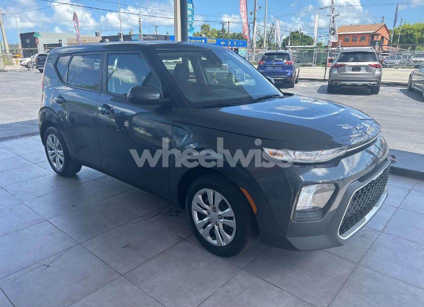 2021 Kia Soul S (VIN KNDJ23AU1M7796062) main photo