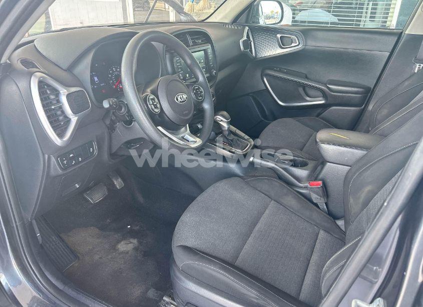Photo 5 of 2021 Kia Soul S (VIN KNDJ23AU1M7796062)