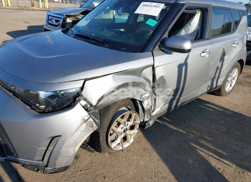 Photo 6 of 2023 Kia Soul LX (VIN KNDJ23AU1P7867295)