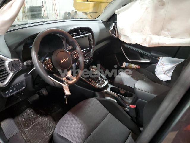 Photo 3 of 2024 KIA SOUL LX (VIN KNDJ23AU1R7896881)