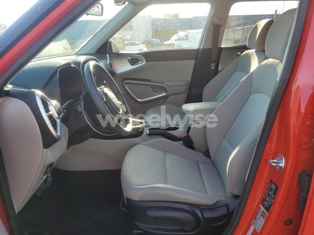 Photo 4 of 2025 KIA SOUL LX (VIN KNDJ23AU1S7249662)