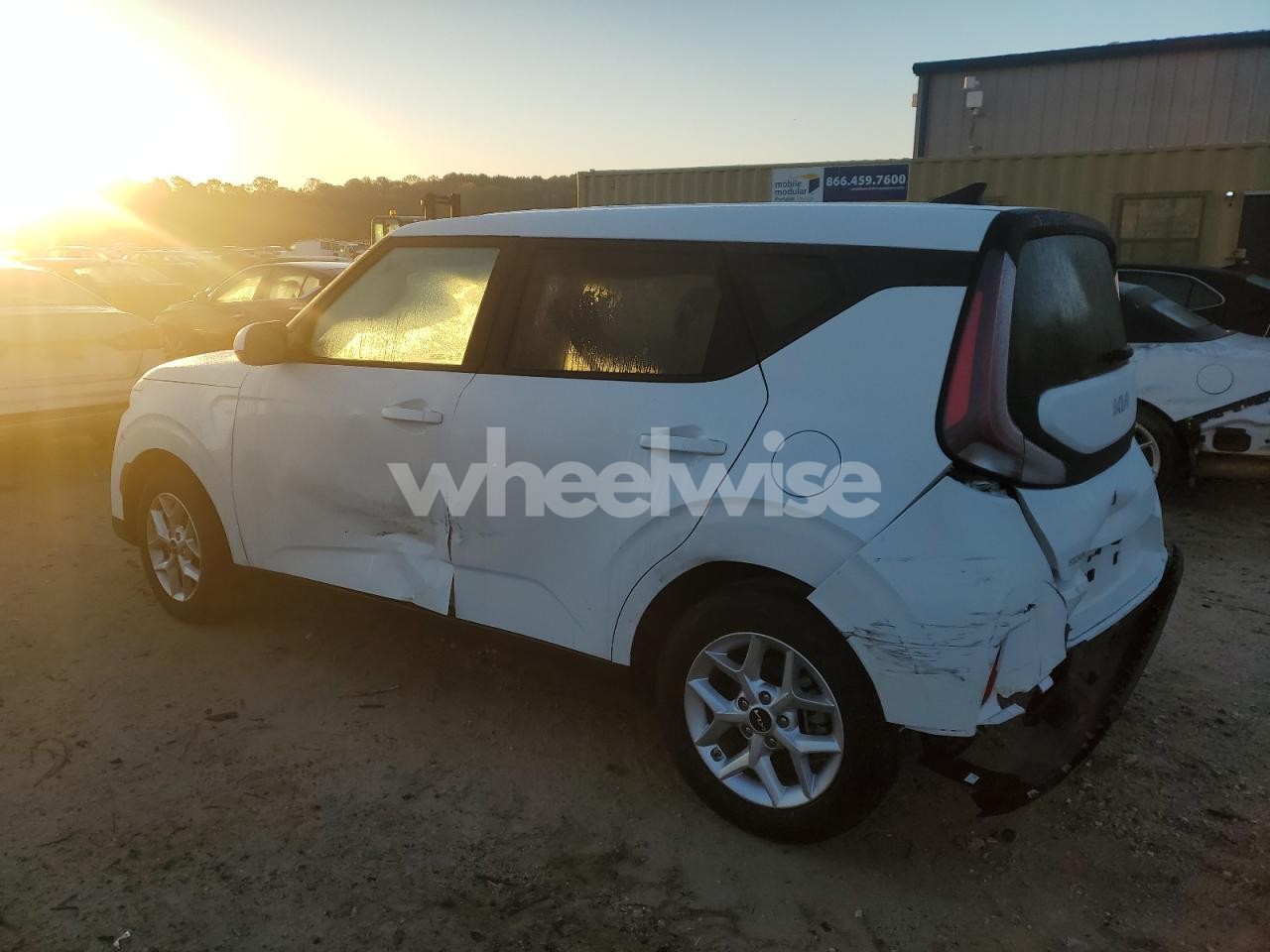 Photo 2 of 2025 KIA SOUL LX (VIN KNDJ23AU1S7948807)