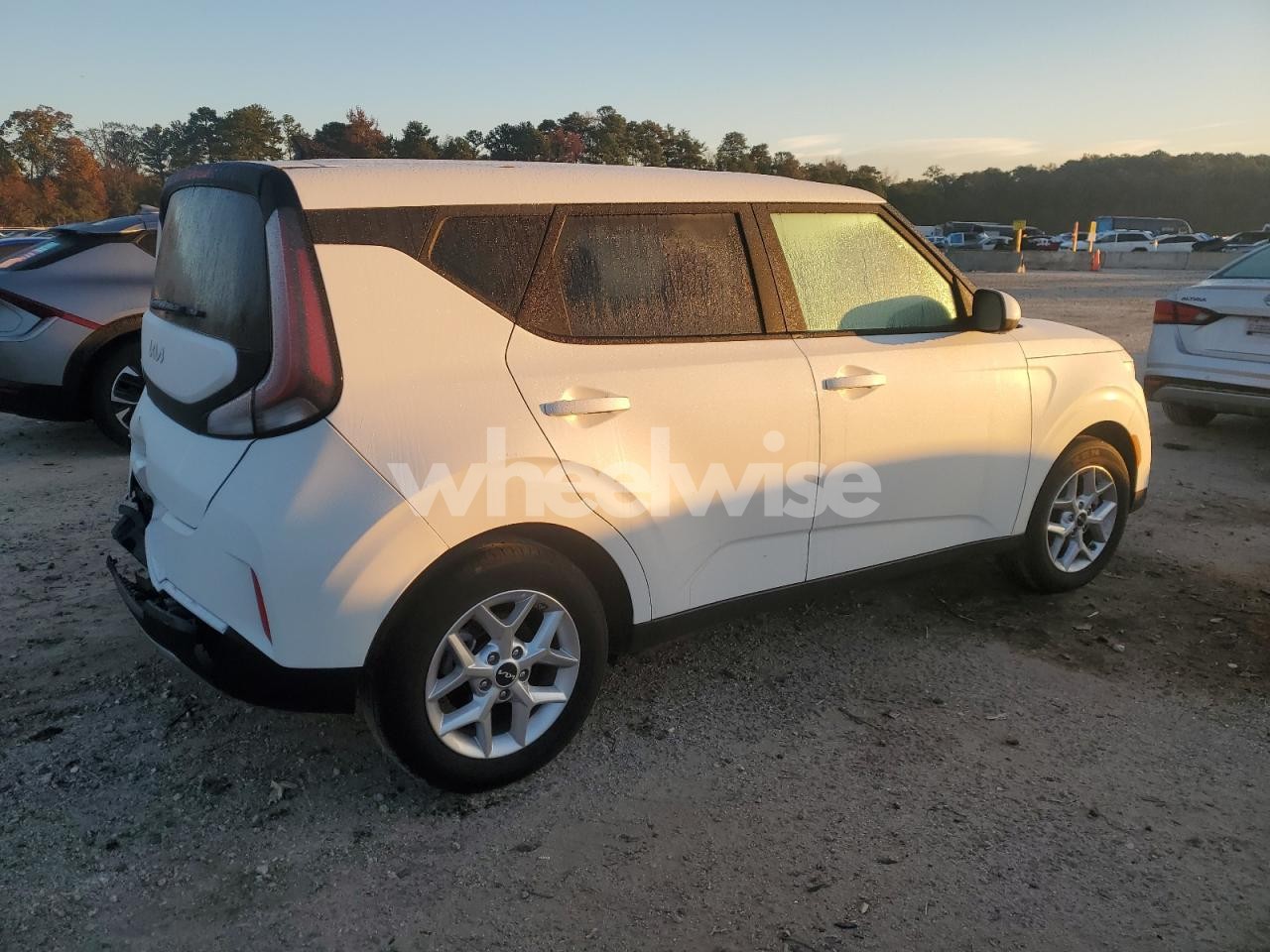 Photo 3 of 2025 KIA SOUL LX (VIN KNDJ23AU1S7948807)