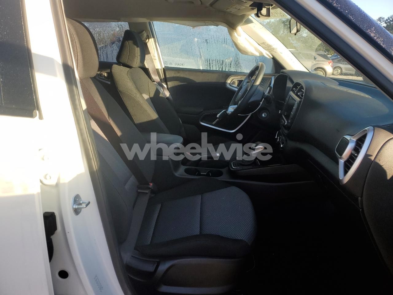 Photo 7 of 2025 KIA SOUL LX (VIN KNDJ23AU1S7948807)