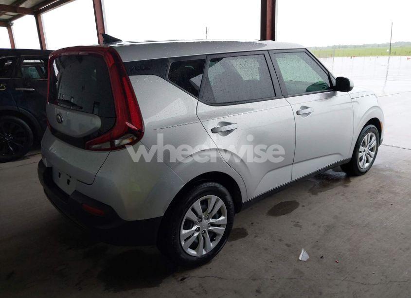 Photo 4 of 2020 Kia Soul LX (VIN KNDJ23AU2L7083220)