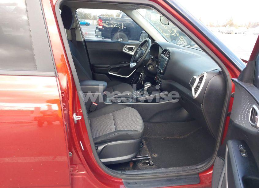 Photo 5 of 2020 Kia Soul LX (VIN KNDJ23AU2L7122761)