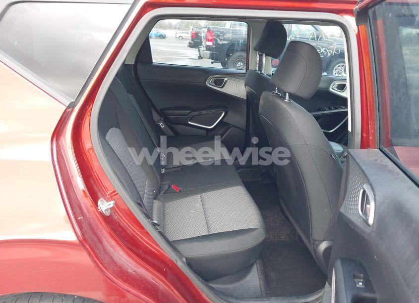 Photo 8 of 2020 Kia Soul LX (VIN KNDJ23AU2L7122761)