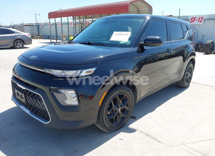 Photo 2 of 2021 Kia Soul S (VIN KNDJ23AU2M7129615)