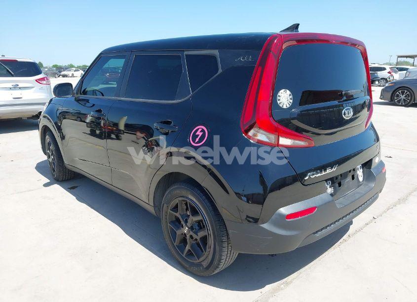 Photo 3 of 2021 Kia Soul S (VIN KNDJ23AU2M7129615)