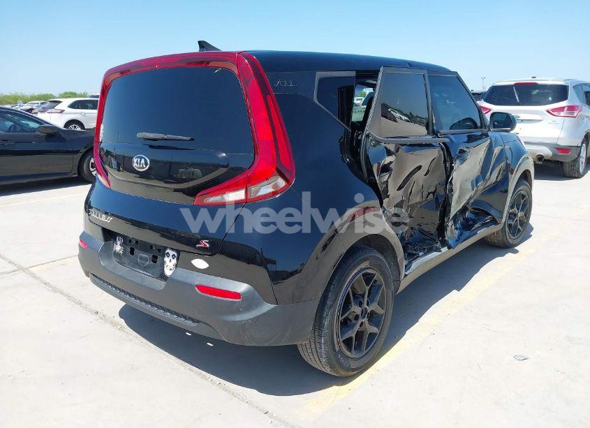 Photo 4 of 2021 Kia Soul S (VIN KNDJ23AU2M7129615)