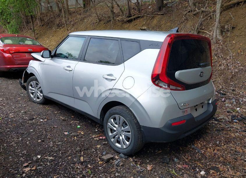 Photo 3 of 2021 Kia Soul LX (VIN KNDJ23AU2M7739658)