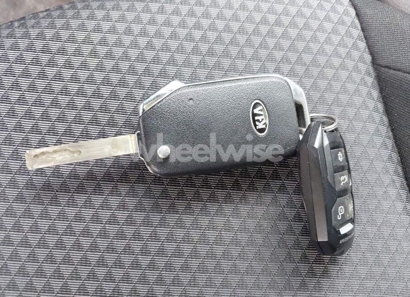 Photo 11 of 2021 Kia Soul LX (VIN KNDJ23AU2M7762762)