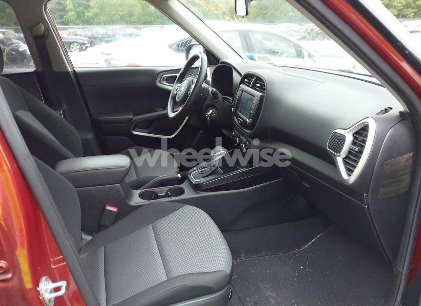 Photo 5 of 2021 Kia Soul LX (VIN KNDJ23AU2M7762762)