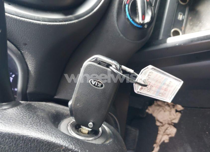Photo 11 of 2021 Kia Soul S (VIN KNDJ23AU2M7769548)