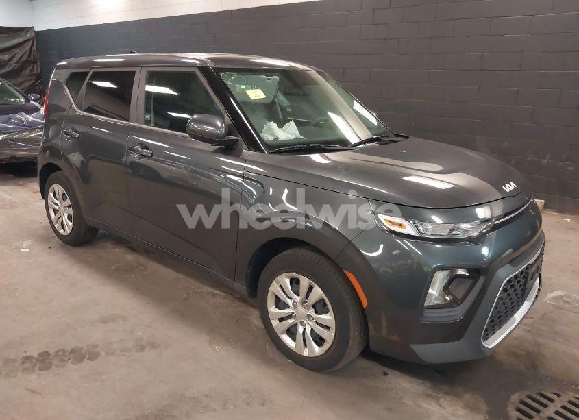 2022 Kia Soul LX (VIN KNDJ23AU2N7799053) main photo