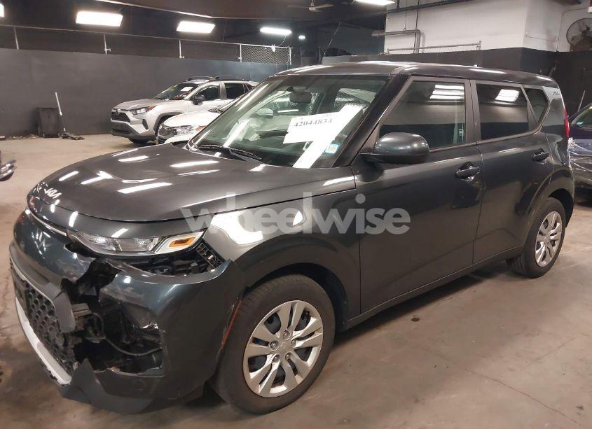 Photo 6 of 2022 Kia Soul LX (VIN KNDJ23AU2N7799053)