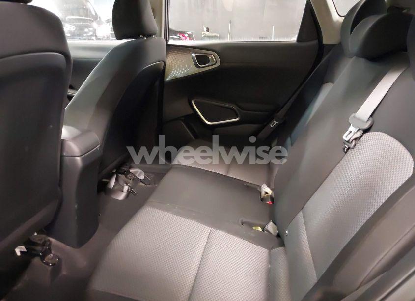 Photo 8 of 2022 Kia Soul LX (VIN KNDJ23AU2N7799053)