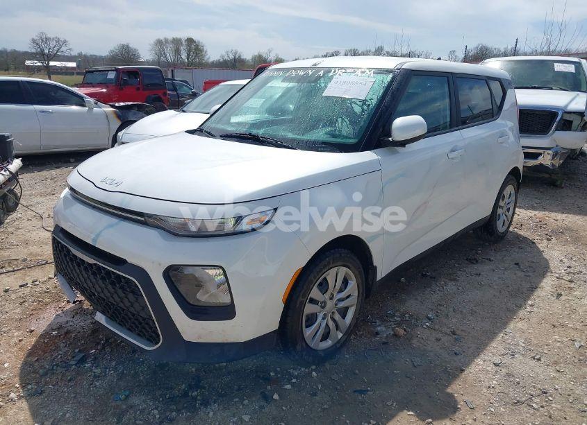 Photo 2 of 2022 Kia Soul LX (VIN KNDJ23AU2N7831659)