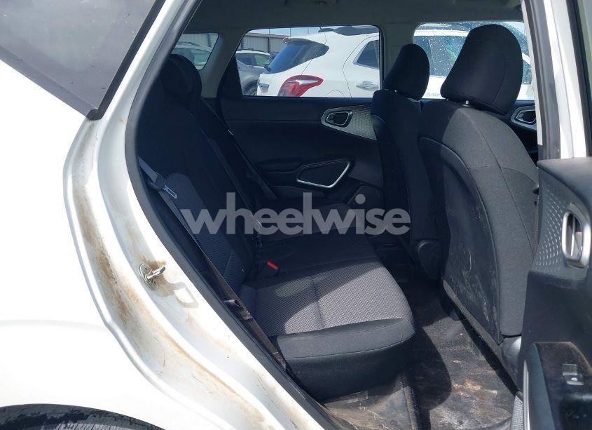 Photo 8 of 2022 Kia Soul LX (VIN KNDJ23AU2N7831659)