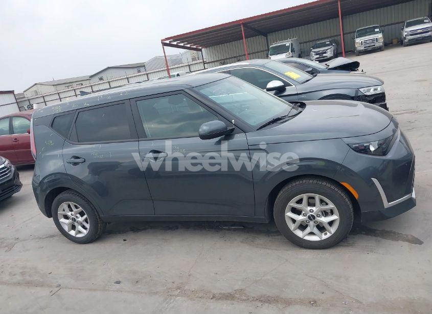 Photo 13 of 2024 Kia Soul LX (VIN KNDJ23AU2R7898770)