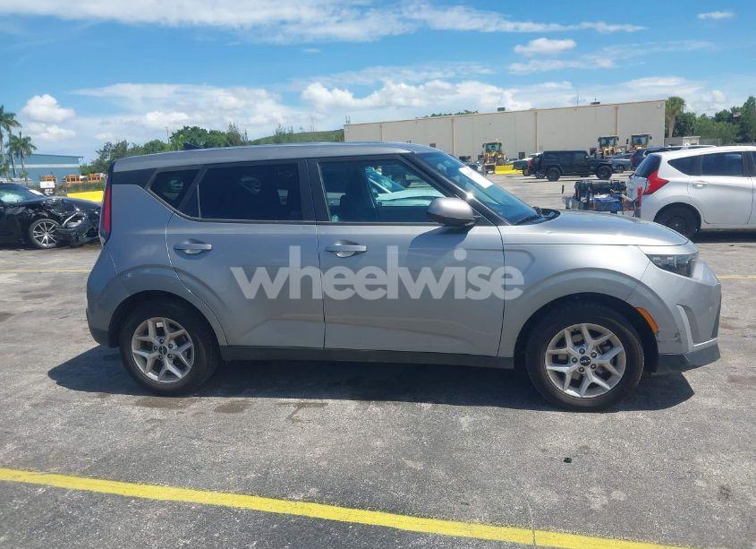 Photo 13 of 2024 Kia Soul LX (VIN KNDJ23AU2R7910769)