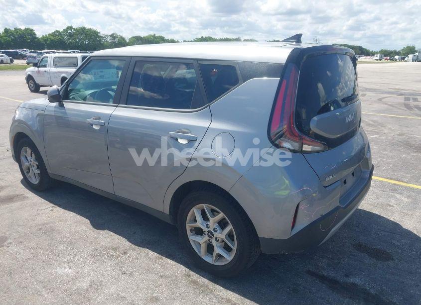 Photo 3 of 2024 Kia Soul LX (VIN KNDJ23AU2R7910769)