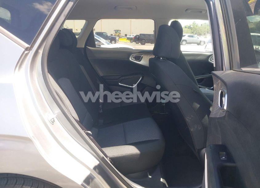 Photo 8 of 2024 Kia Soul LX (VIN KNDJ23AU2R7910769)