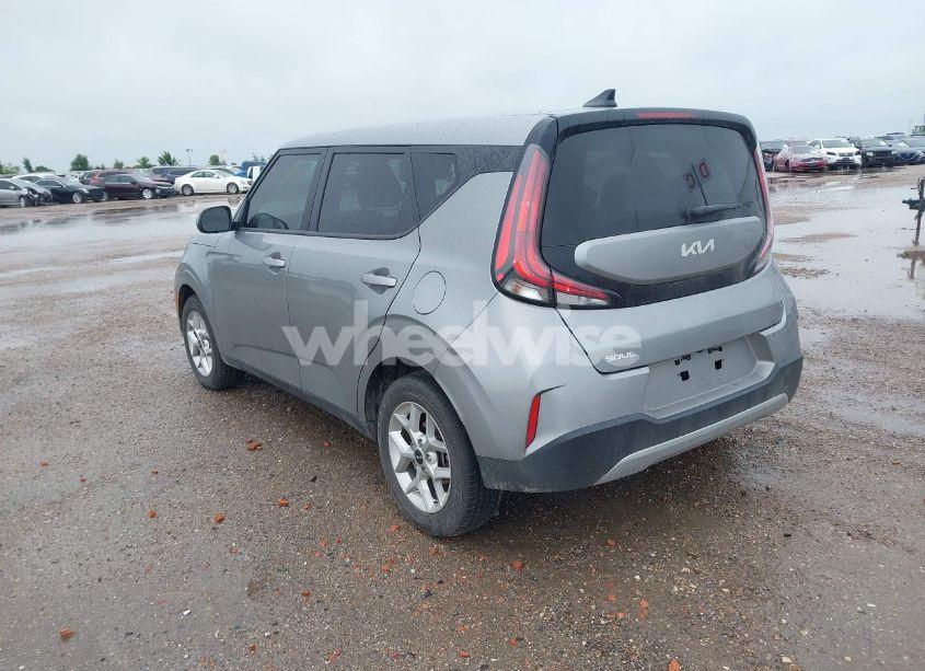 Photo 3 of 2025 Kia Soul LX (VIN KNDJ23AU2S7923821)
