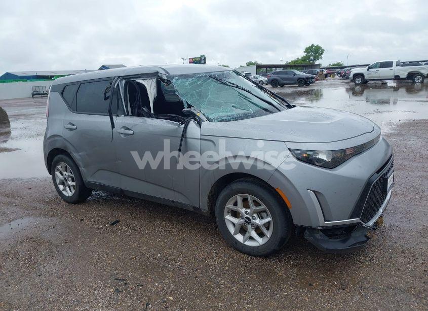 Photo 6 of 2025 Kia Soul LX (VIN KNDJ23AU2S7923821)