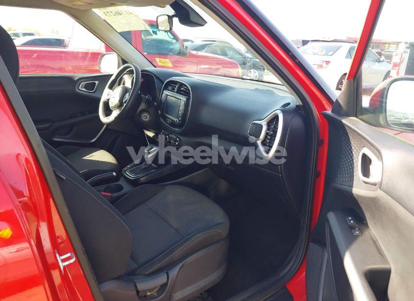 Photo 5 of 2020 Kia Soul S (VIN KNDJ23AU3L7025665)