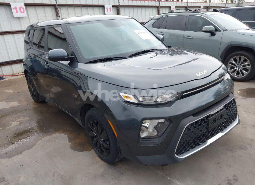 2022 Kia Soul LX (VIN KNDJ23AU3N7805815) main photo